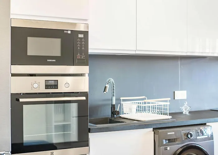 Le Vauban Grand 2 Pieces Parking * Antibes