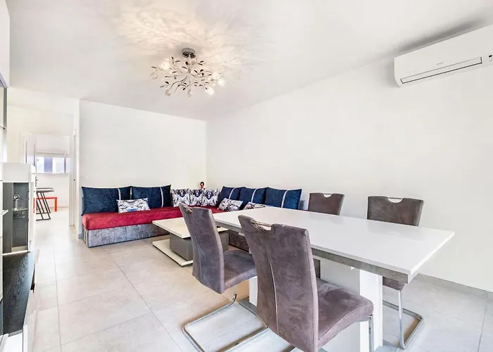 Le Vauban Grand 2 Pieces Parking Antibes